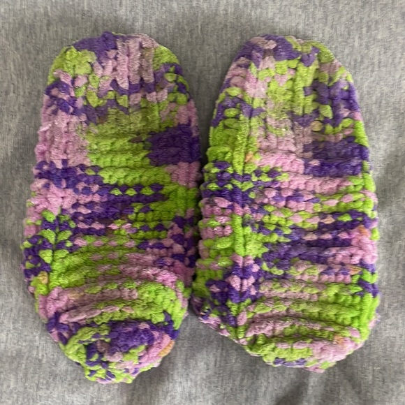 Knit Slippers - Picture 4 of 4